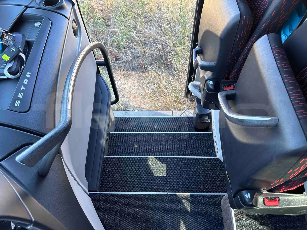 Setra S515 - handrails photo