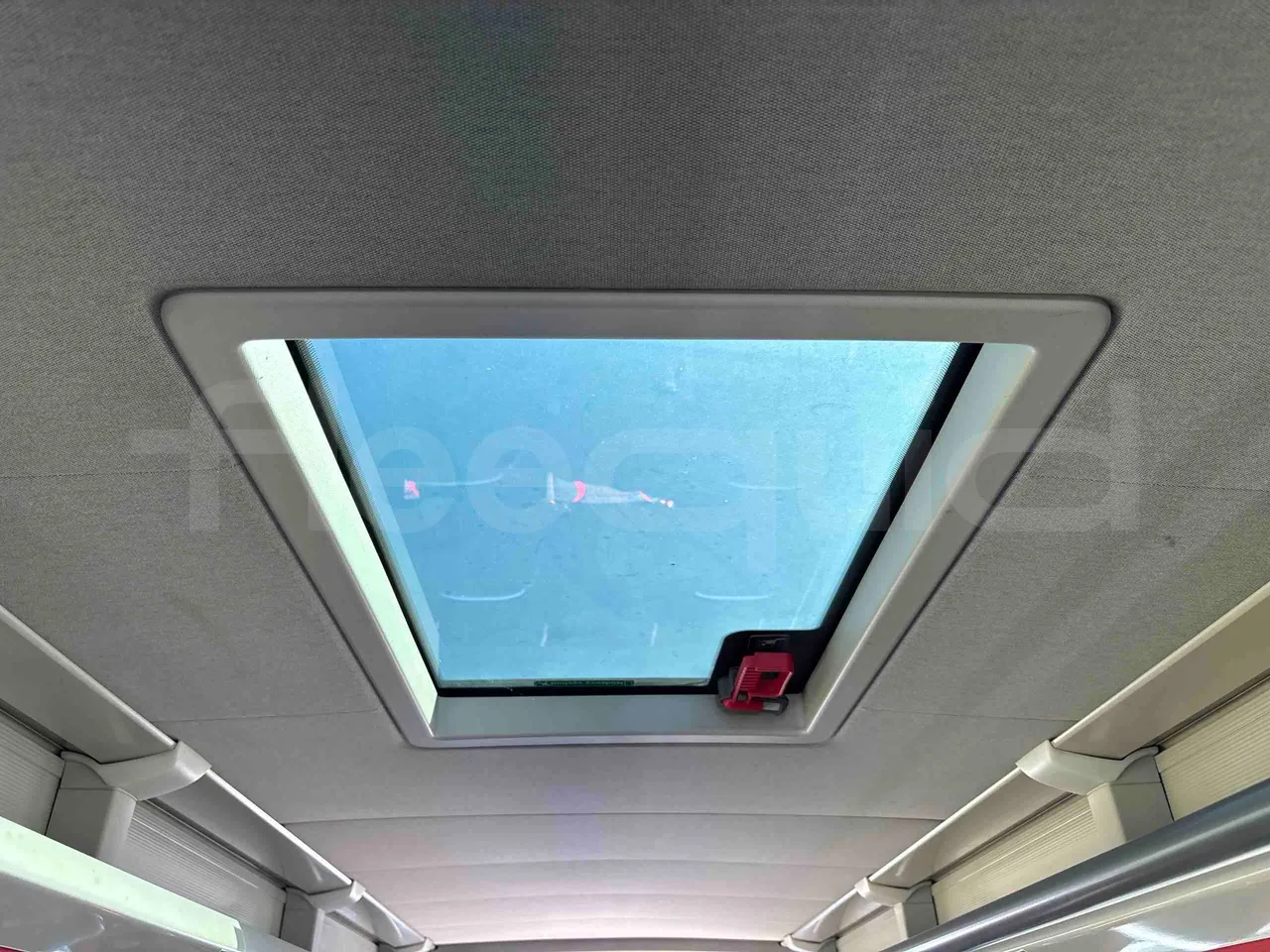 Setra S515 - roof hatch 2