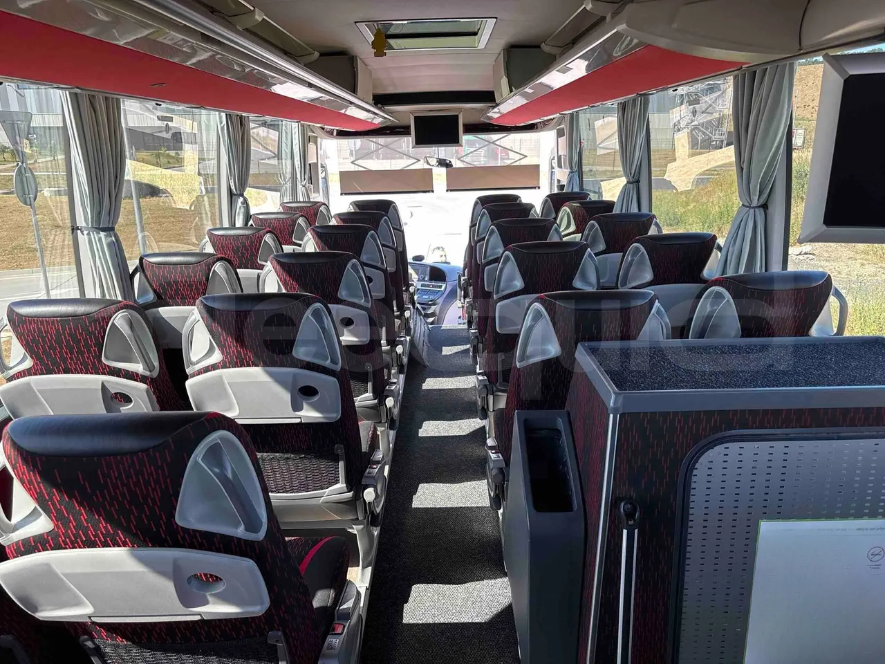 Setra S515 - forward view middle aisle