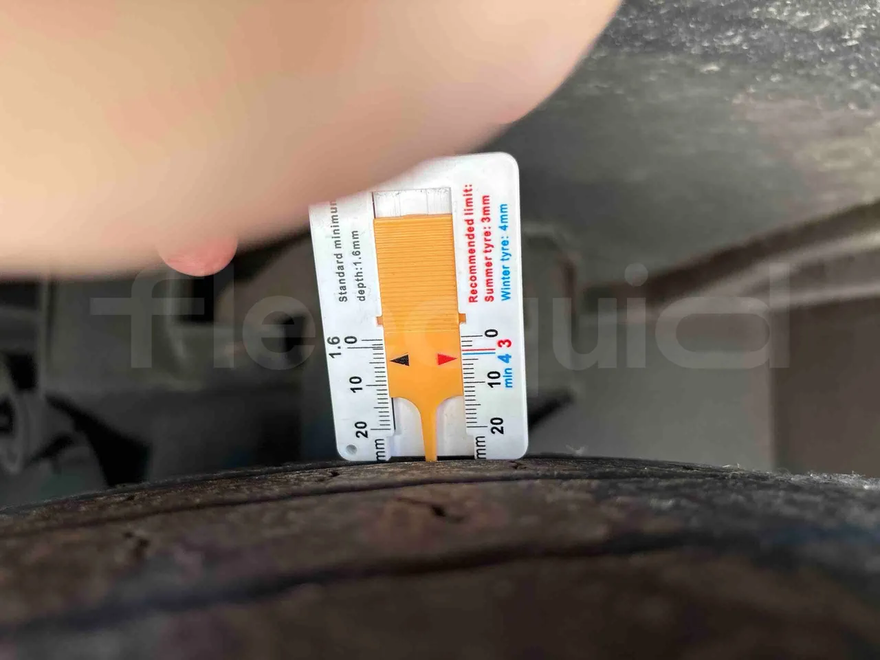 Setra S515 - tread condition front tires left