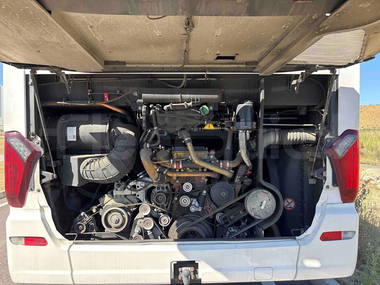 Setra S515 - rear hatch open
