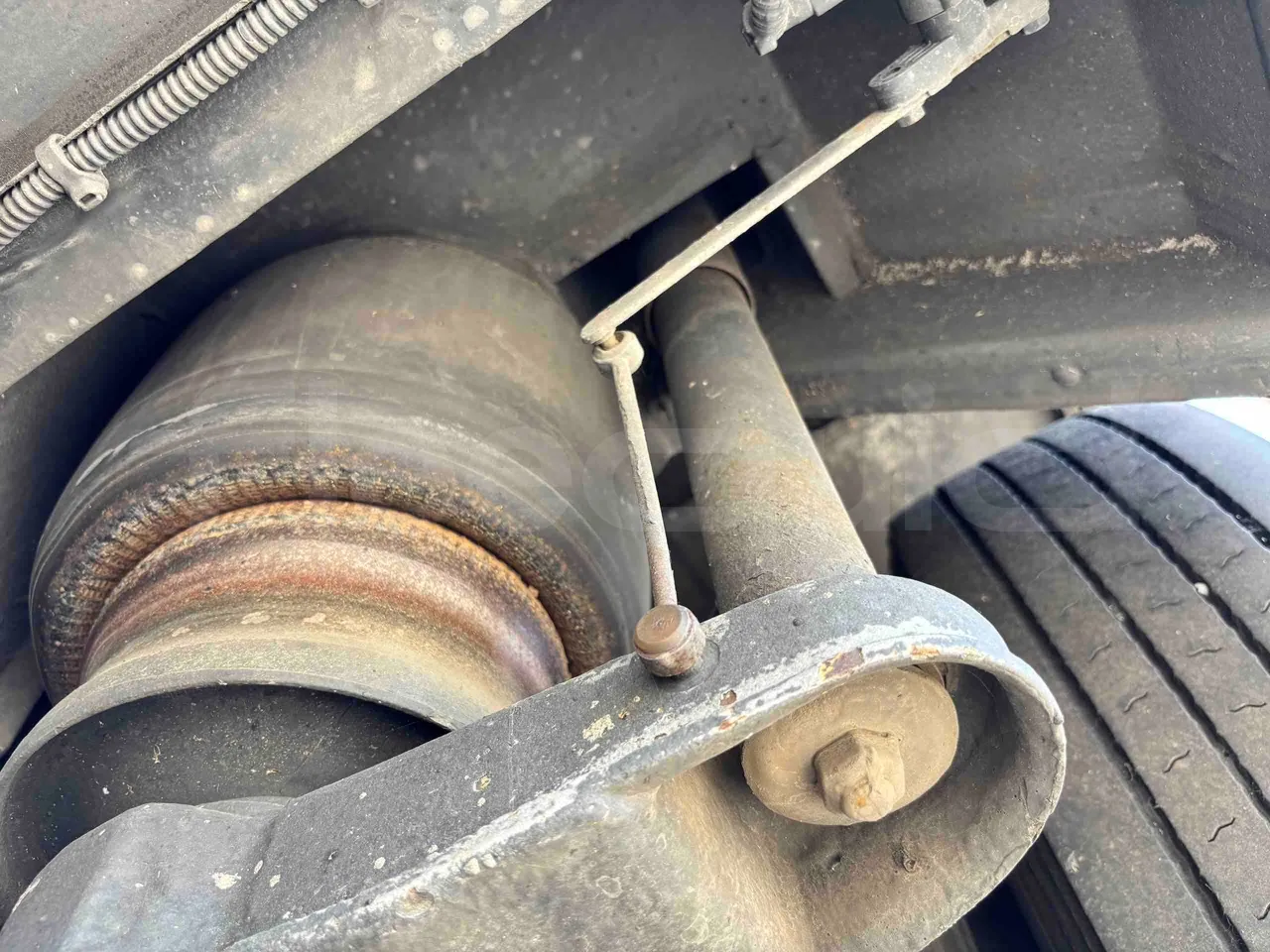 Setra S515 - axle 2 shock absorbers 1 left