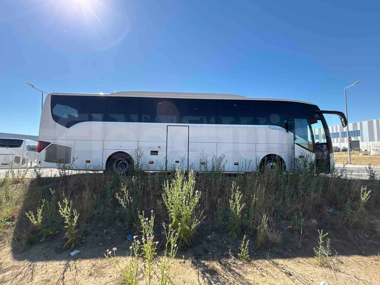 Setra S515 - right side doors open
