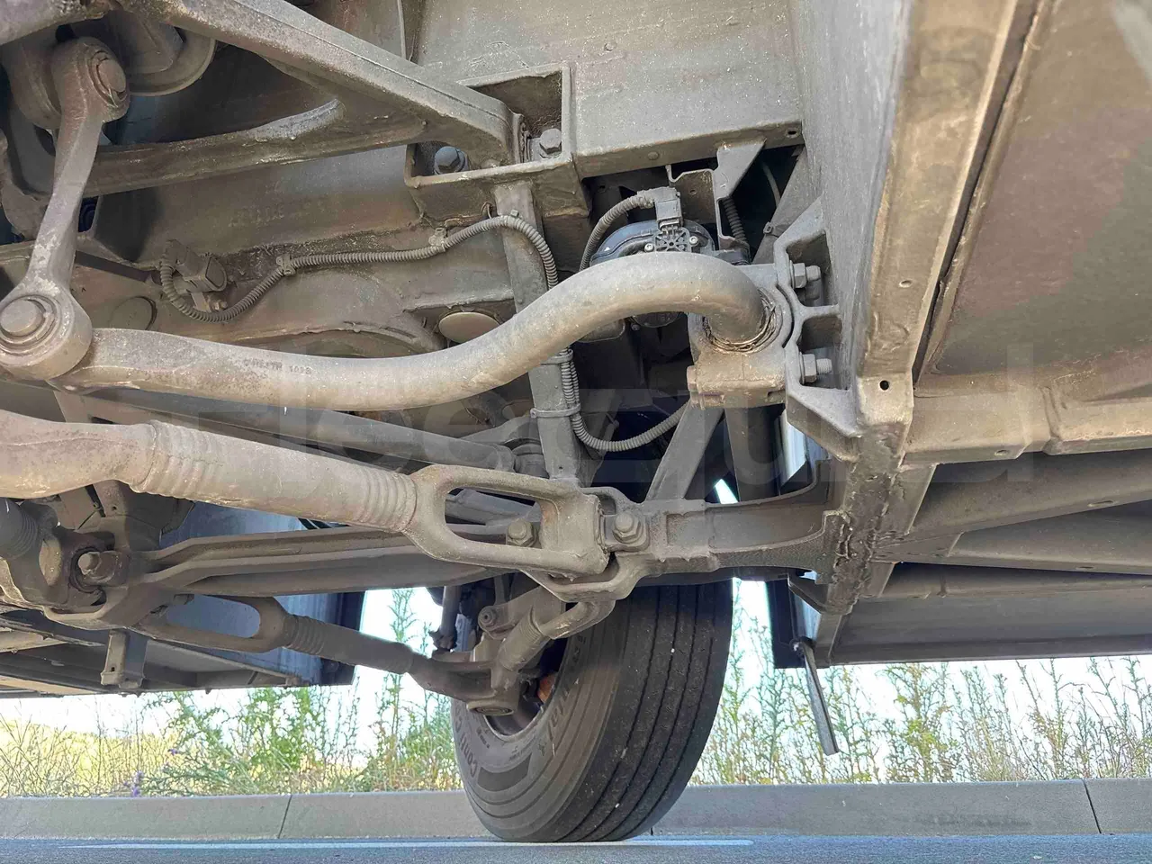 Setra S515 - front axle left side
