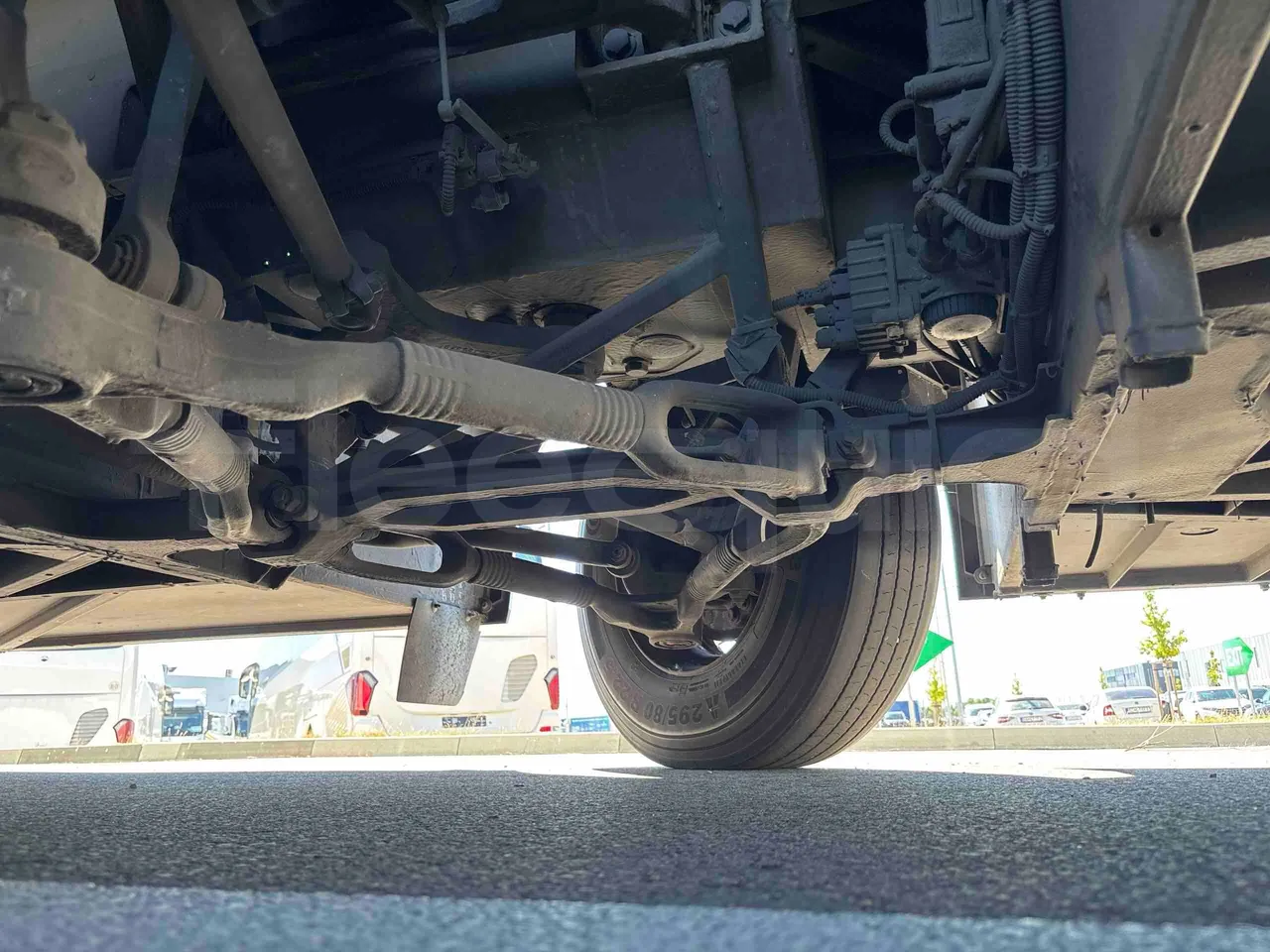Setra S515 - front axle right side