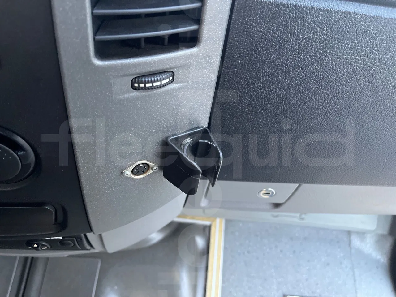 Mercedes-Benz Sprinter Noge - EUR6 - 140kW - 7.544m - driver microphone accessories photo