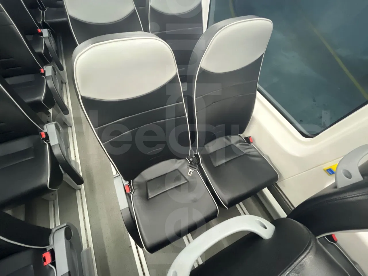 Mercedes-Benz Sprinter Noge - EUR6 - 140kW - 7.544m - single seat detail