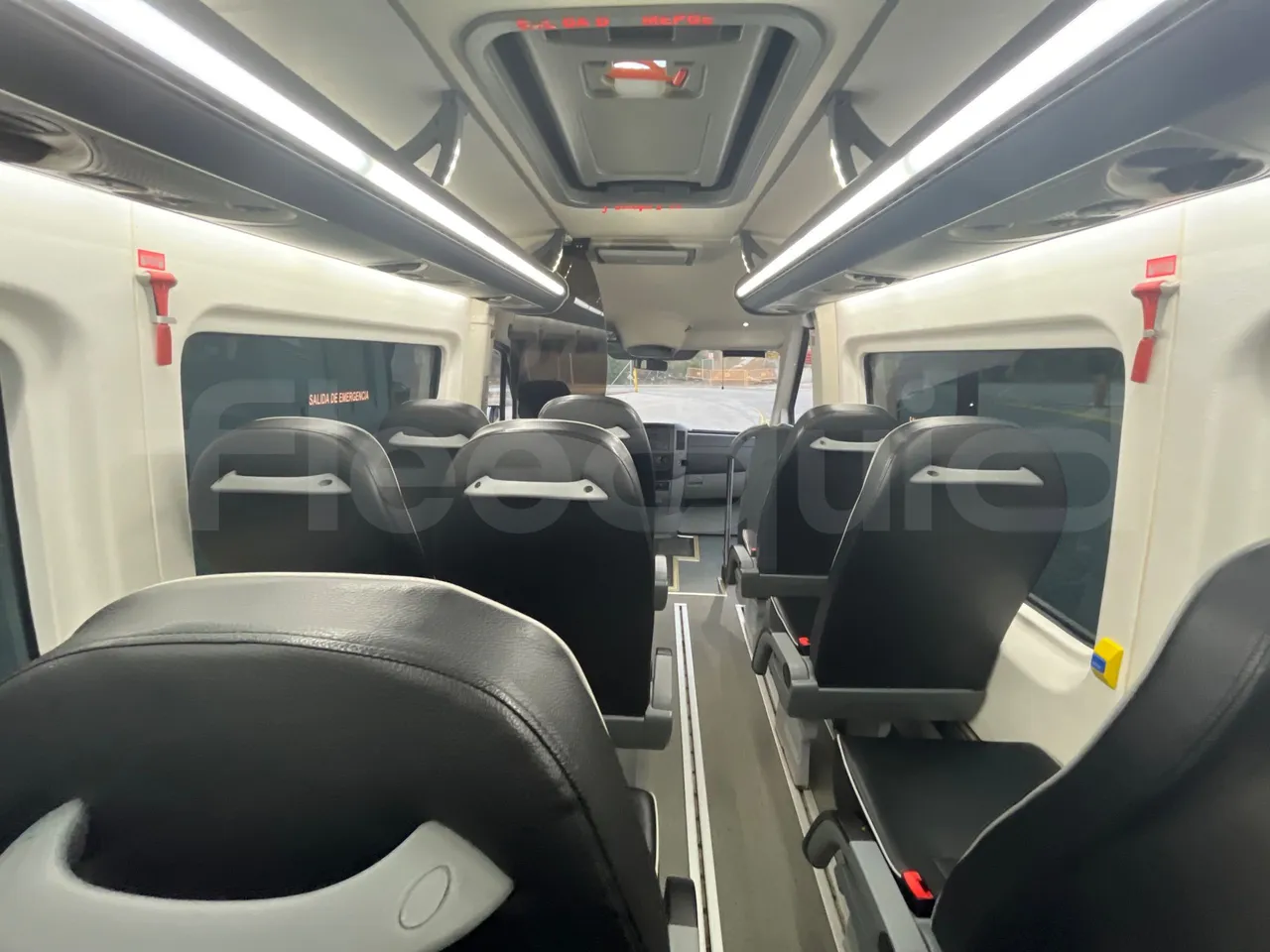 Mercedes-Benz Sprinter Noge - EUR6 - 140kW - 7.544m - forward view middle aisle