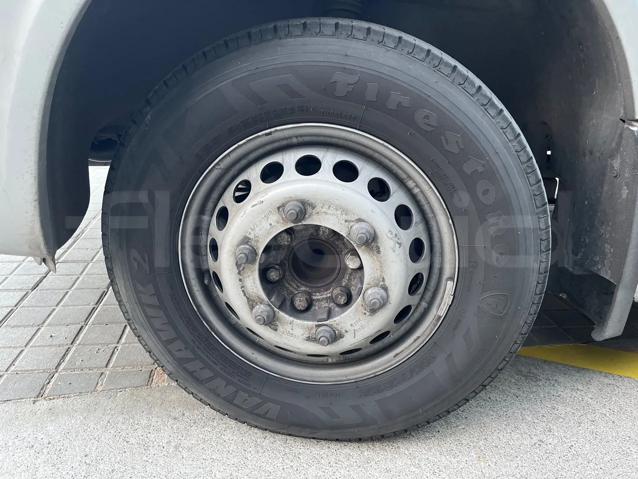 Mercedes-Benz Sprinter Noge - EUR6 - 140kW - 7.544m - front left tire measurements