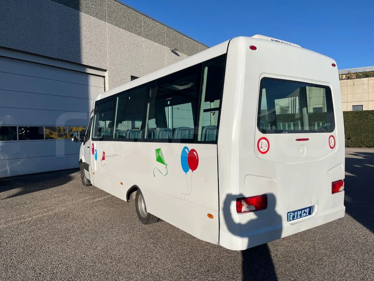 Mercedes-Benz Sprinter 519CDI - EUR5 - 140kW - 7.930m - 3/4 left rear side