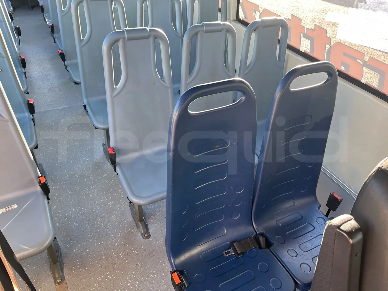 Mercedes-Benz Sprinter 519CDI - EUR5 - 140kW - 7.930m - single seat detail