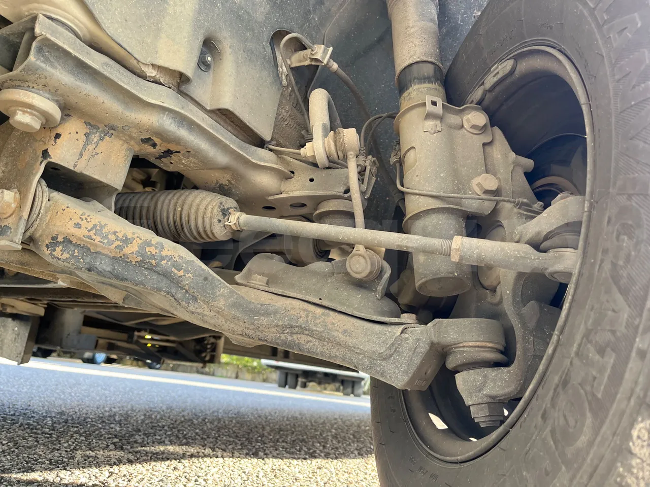 Mercedes-Benz Sprinter 519CDI - EUR5 - 140kW - 7.930m - front brake calipers left