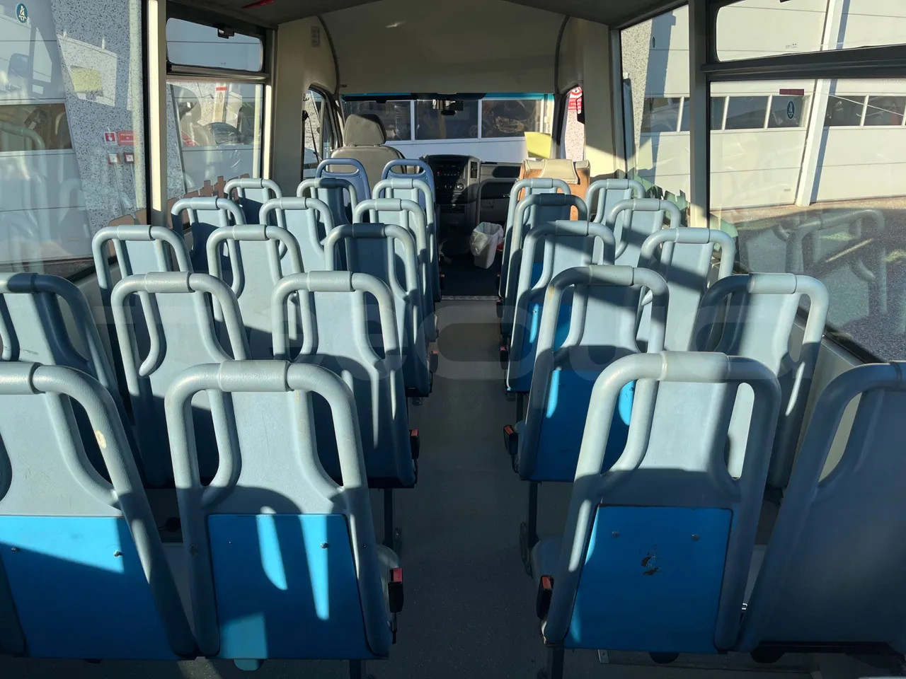 Mercedes-Benz Sprinter 519CDI - EUR5 - 140kW - 7.930m - forward view middle aisle