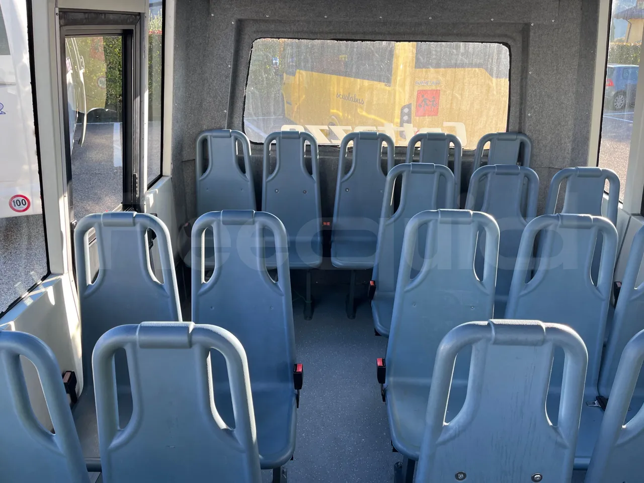 Mercedes-Benz Sprinter 519CDI - EUR5 - 140kW - 7.930m - reverse view middle aisle