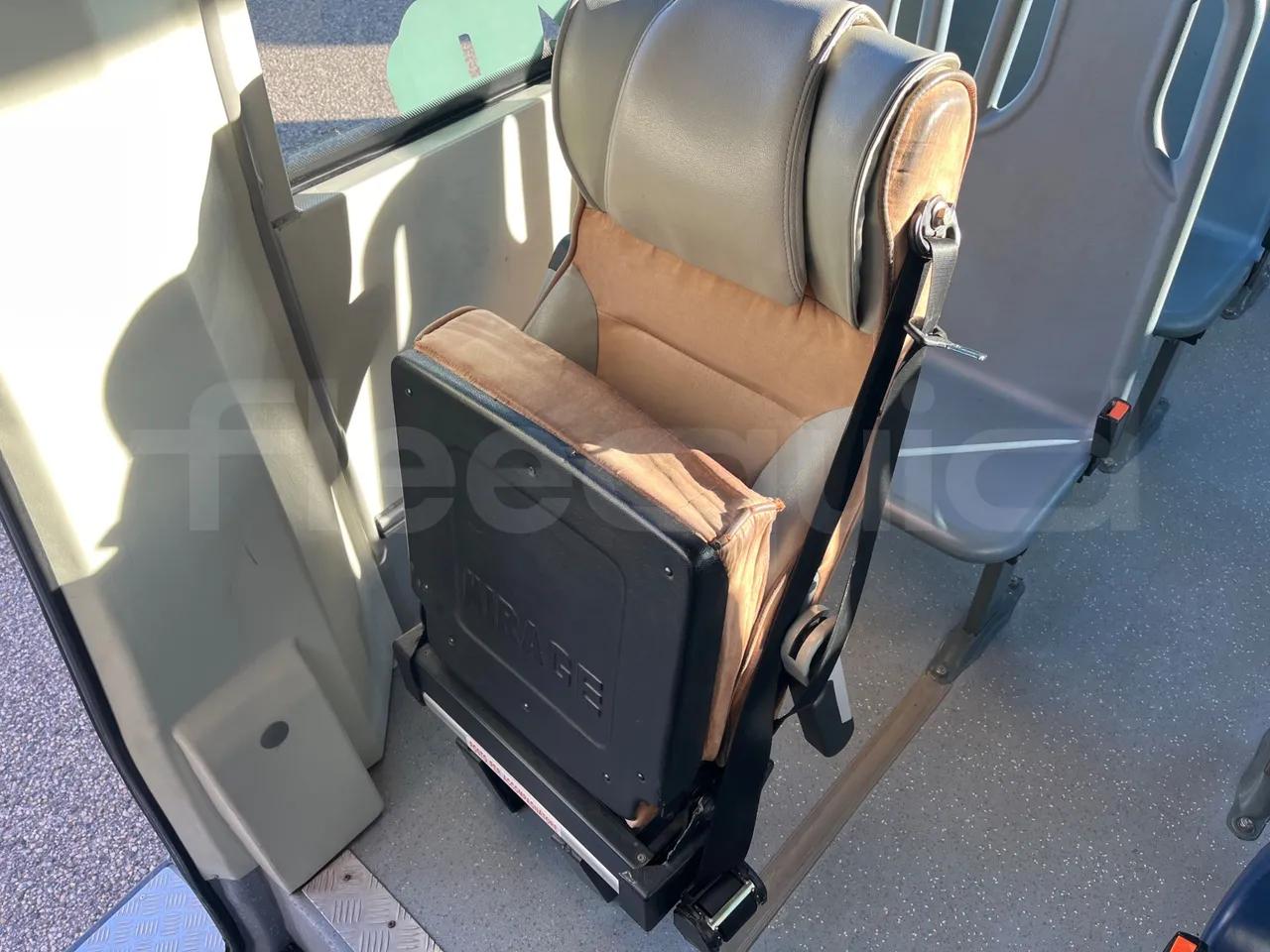 Mercedes-Benz Sprinter 519CDI - EUR5 - 140kW - 7.930m - hostess seat photo