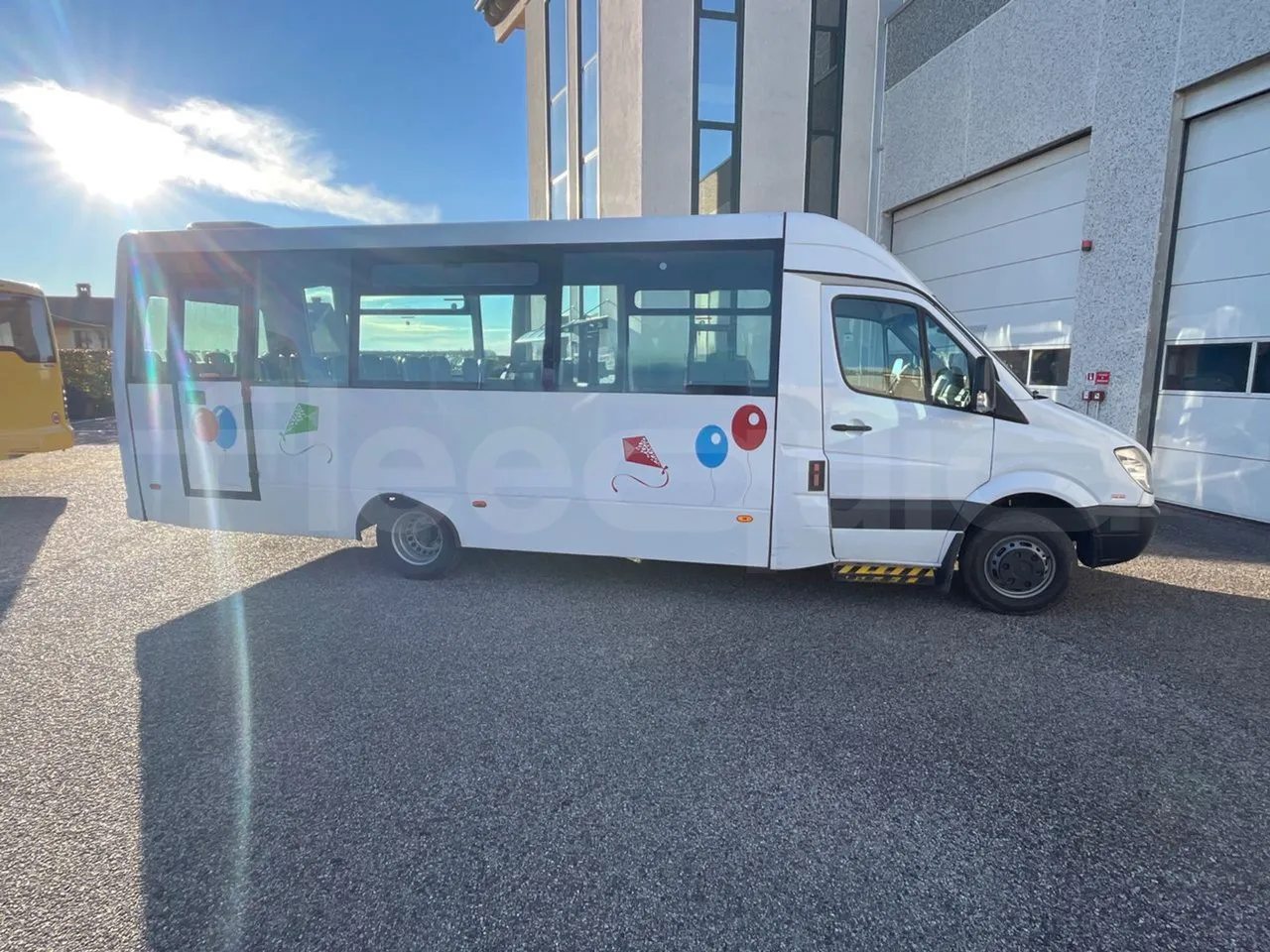 Mercedes-Benz Sprinter 519CDI - EUR5 - 140kW - 7.930m - right side doors closed