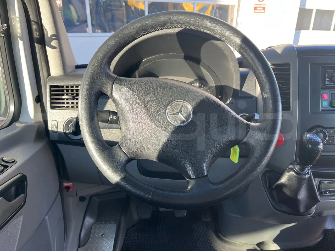 Mercedes-Benz Sprinter 519CDI - EUR5 - 140kW - 7.930m - steering wheel photo