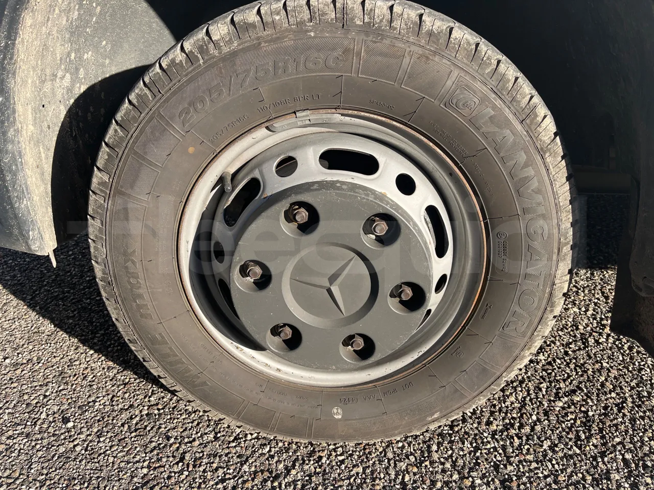 Mercedes-Benz Sprinter 519CDI - EUR5 - 140kW - 7.930m - rear left tire photo