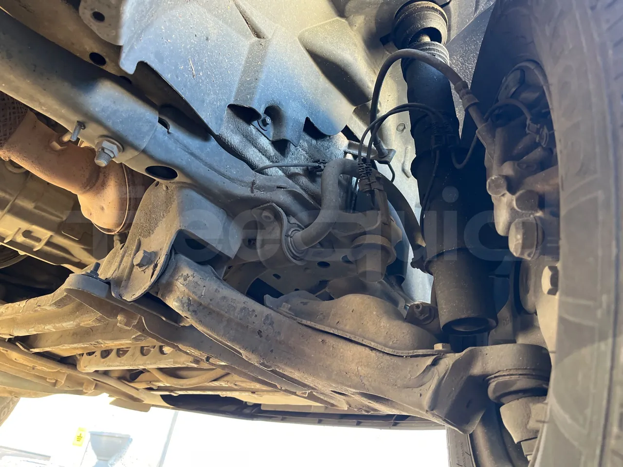 Mercedes-Benz Sprinter 519CDI - EUR5 - 140kW - 7.930m - front axle right side