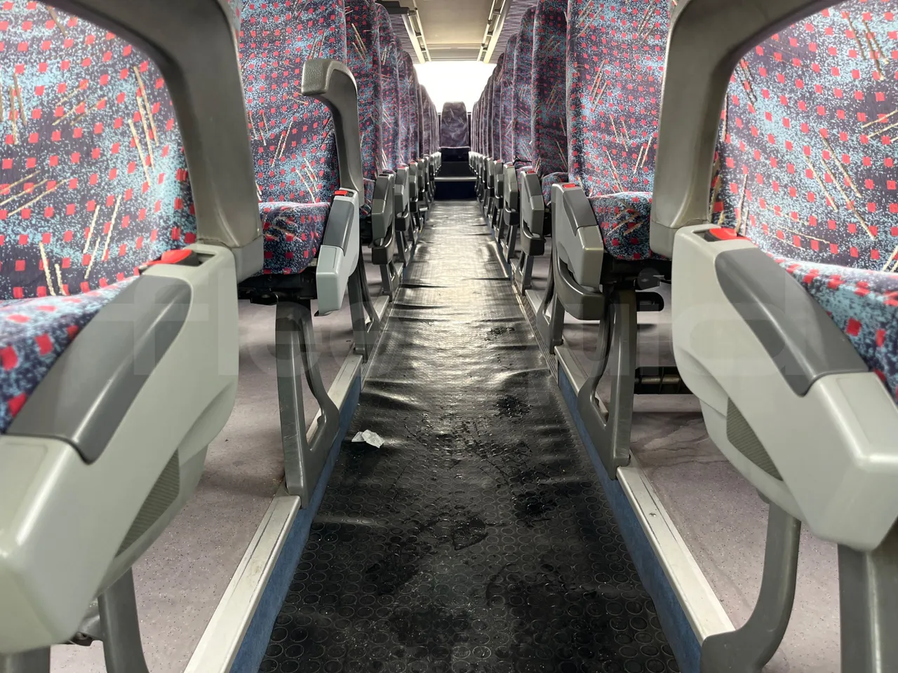 Setra S315 GT/ Euro 3 - 260 Kw - 12 Mt - seat brackets photo