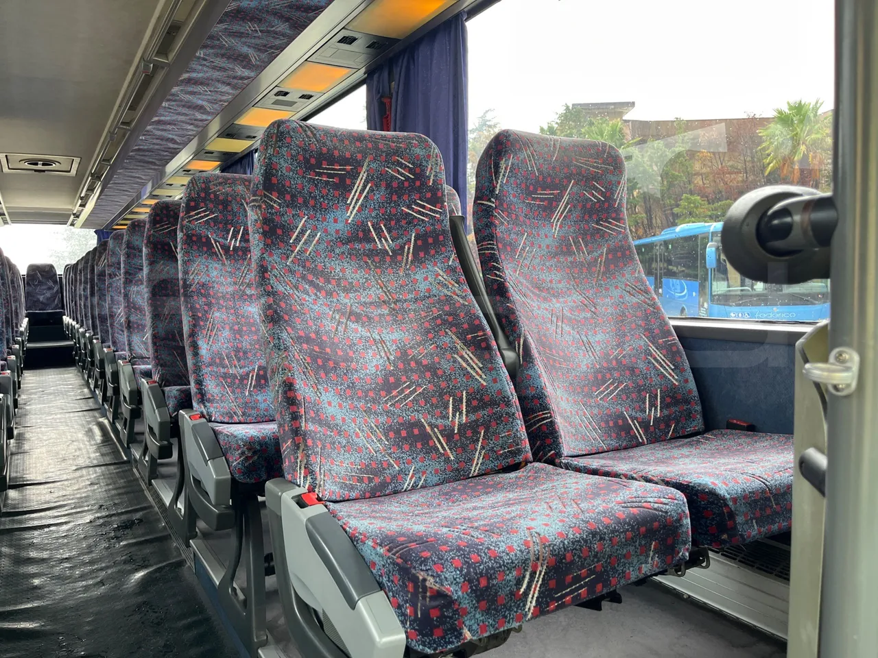 Setra S315 GT/ Euro 3 - 260 Kw - 12 Mt - single seat detail