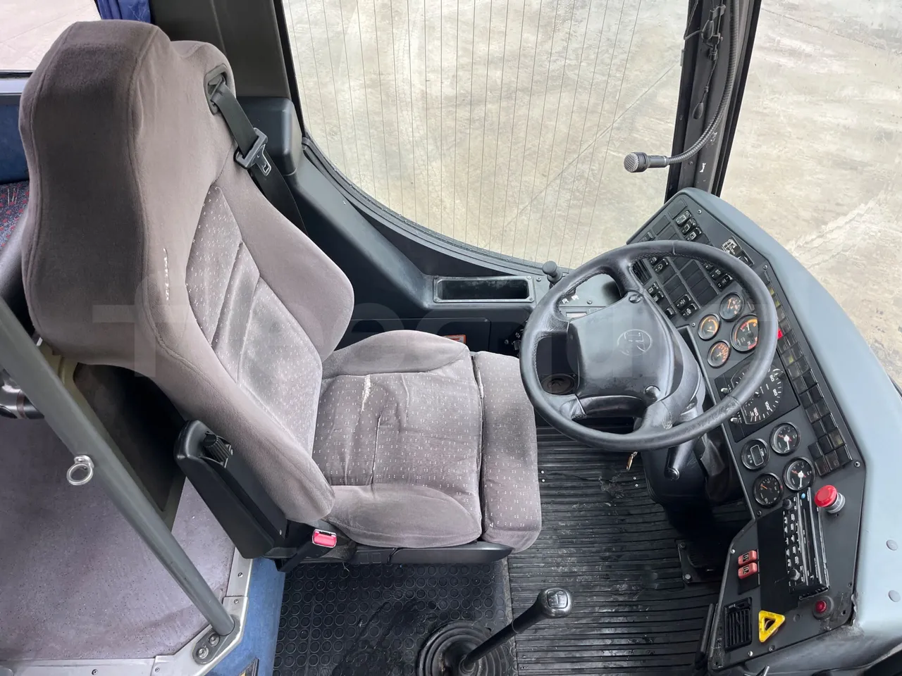 Setra S315 GT/ Euro 3 - 260 Kw - 12 Mt - driver's seat photo