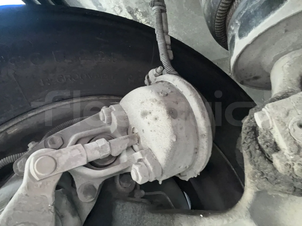 Setra S315 GT/ Euro 3 - 260 Kw - 12 Mt - front brake calipers left