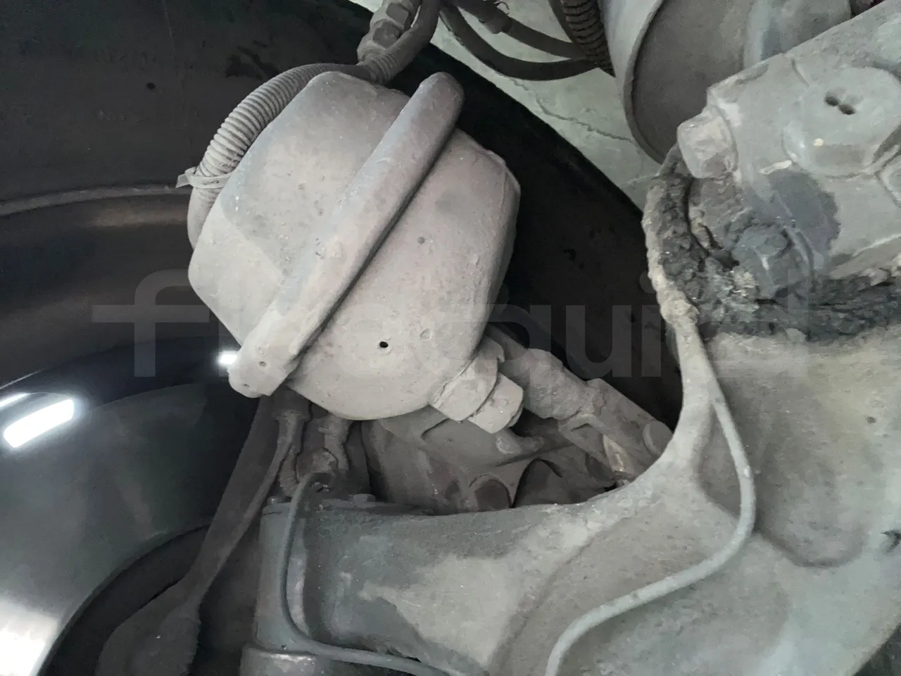 Setra S315 GT/ Euro 3 - 260 Kw - 12 Mt - front brake calipers right