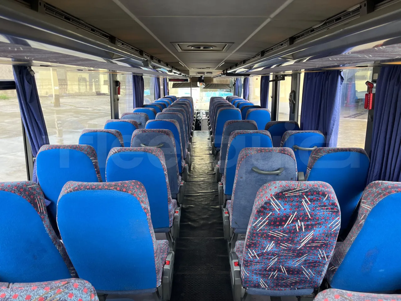 Setra S315 GT/ Euro 3 - 260 Kw - 12 Mt - forward view middle aisle