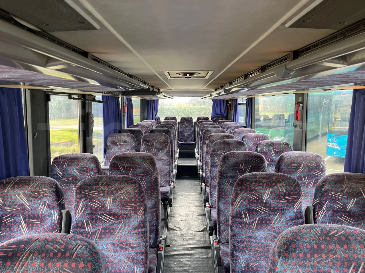 Setra S315 GT/ Euro 3 - 260 Kw - 12 Mt - reverse view middle aisle