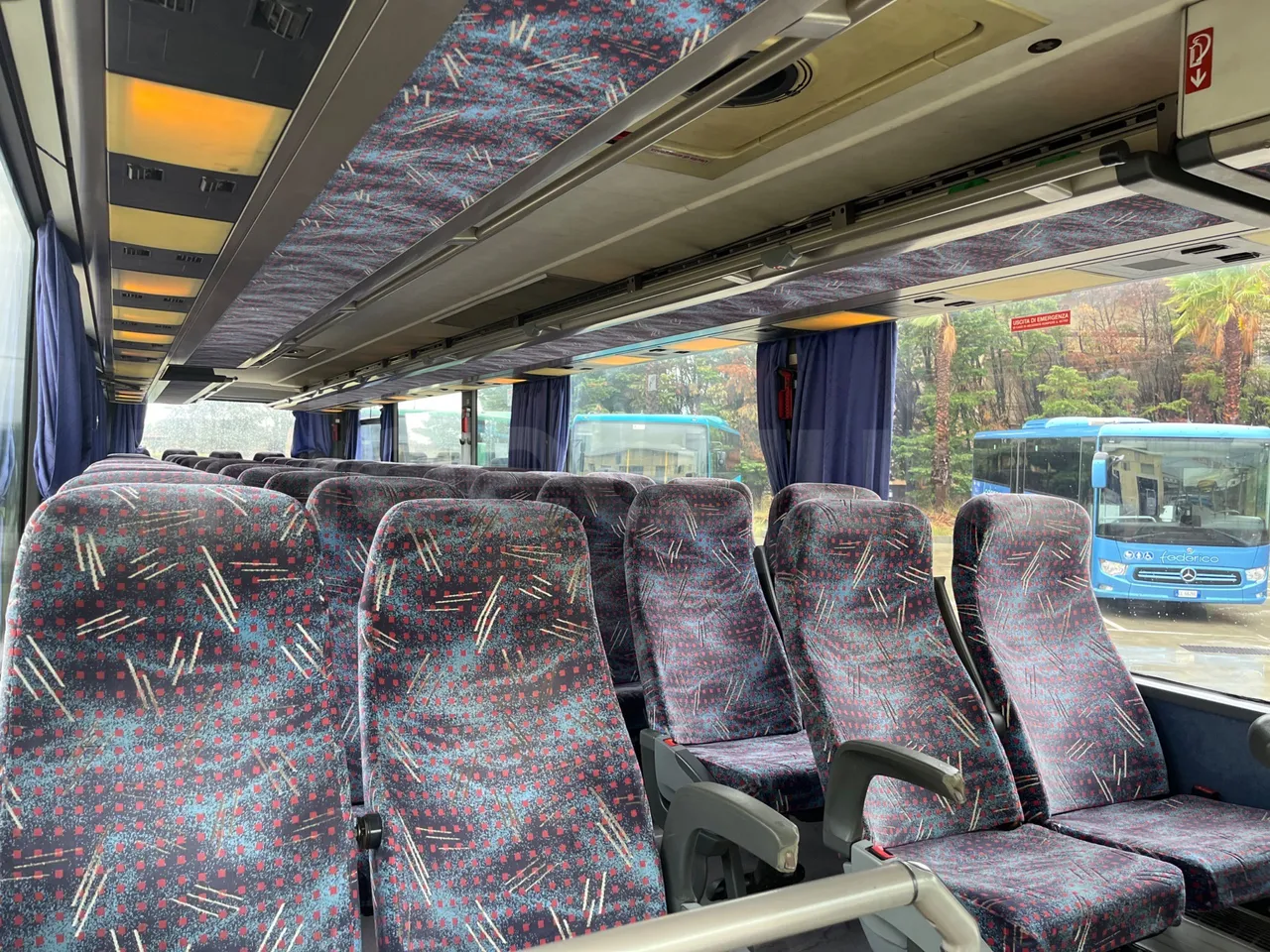 Setra S315 GT/ Euro 3 - 260 Kw - 12 Mt - monitor detail photo