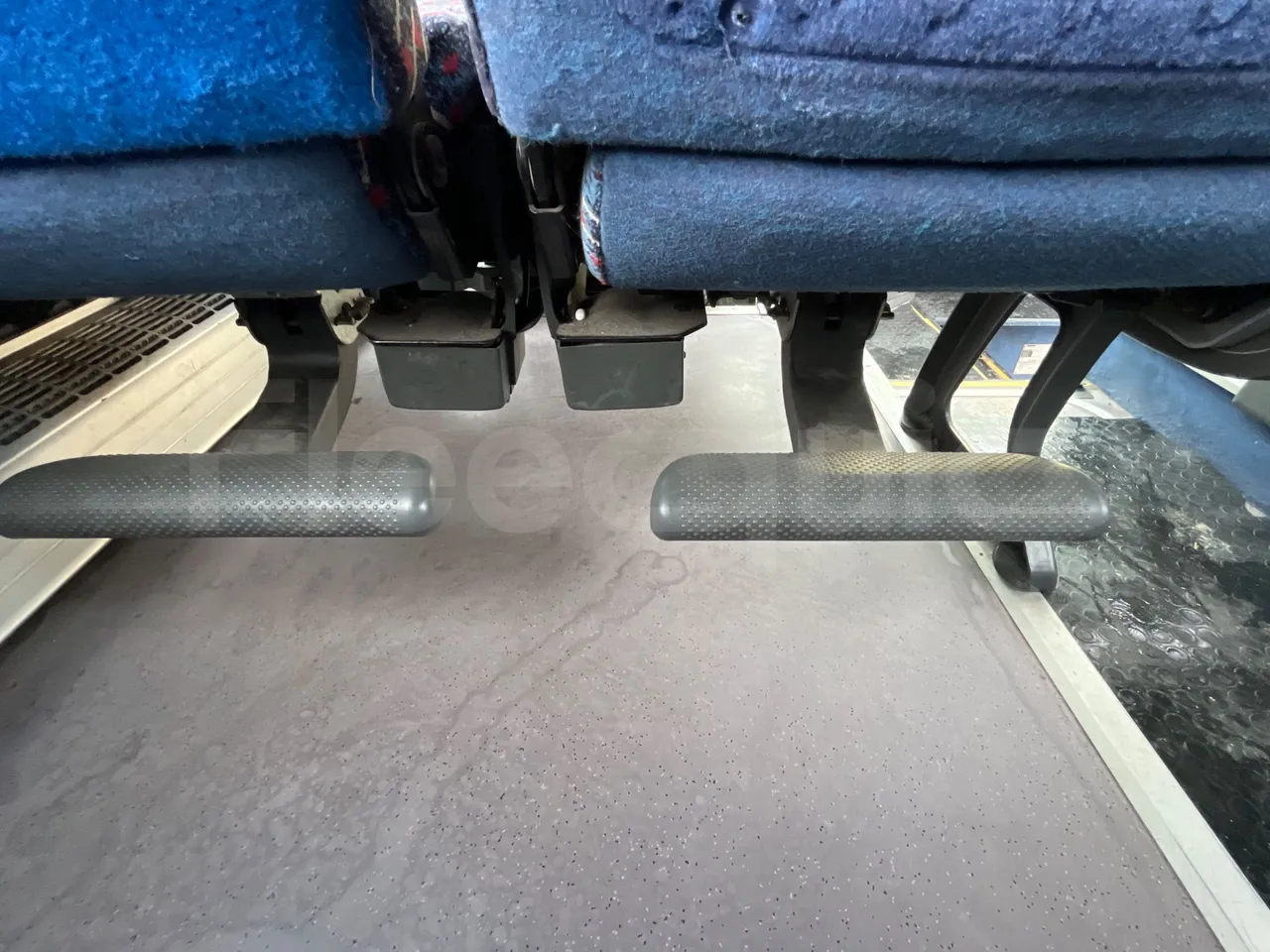 Setra S315 GT/ Euro 3 - 260 Kw - 12 Mt - power outlets detail