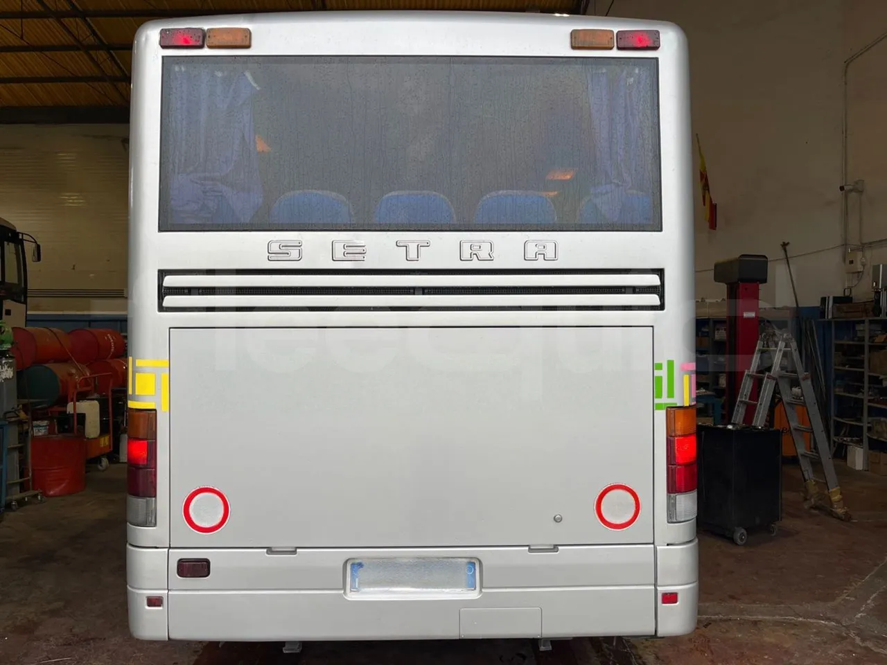 Setra S315 GT/ Euro 3 - 260 Kw - 12 Mt - rear hatch closed