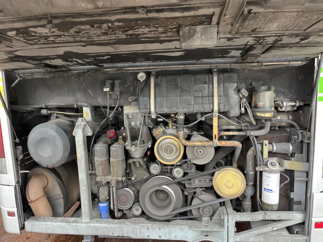 Setra S315 GT/ Euro 3 - 260 Kw - 12 Mt - rear hatch open