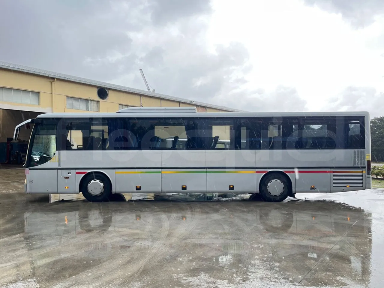 Setra S315 GT/ Euro 3 - 260 Kw - 12 Mt - left side photo