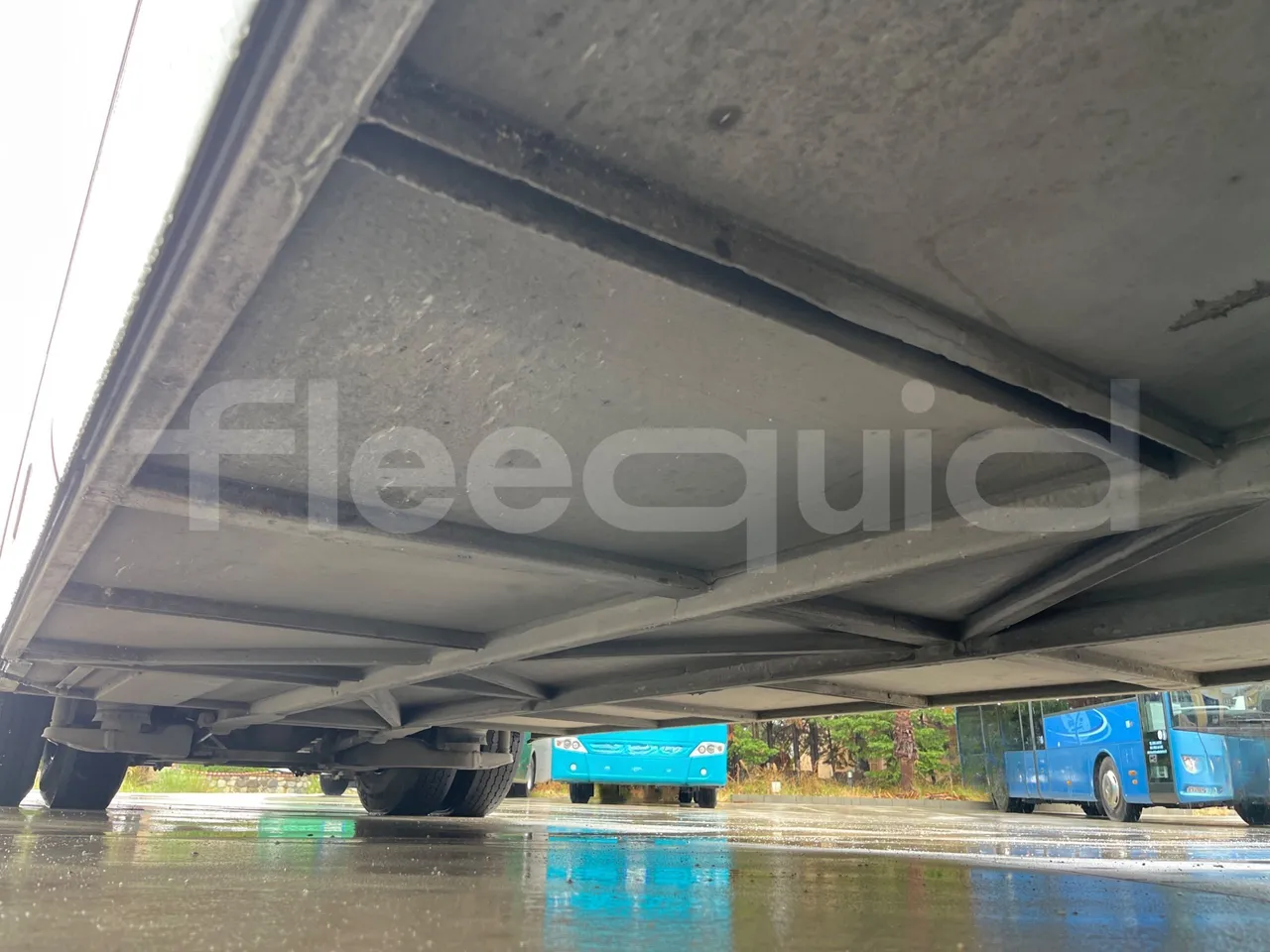 Setra S315 GT/ Euro 3 - 260 Kw - 12 Mt - central undercarriage photo