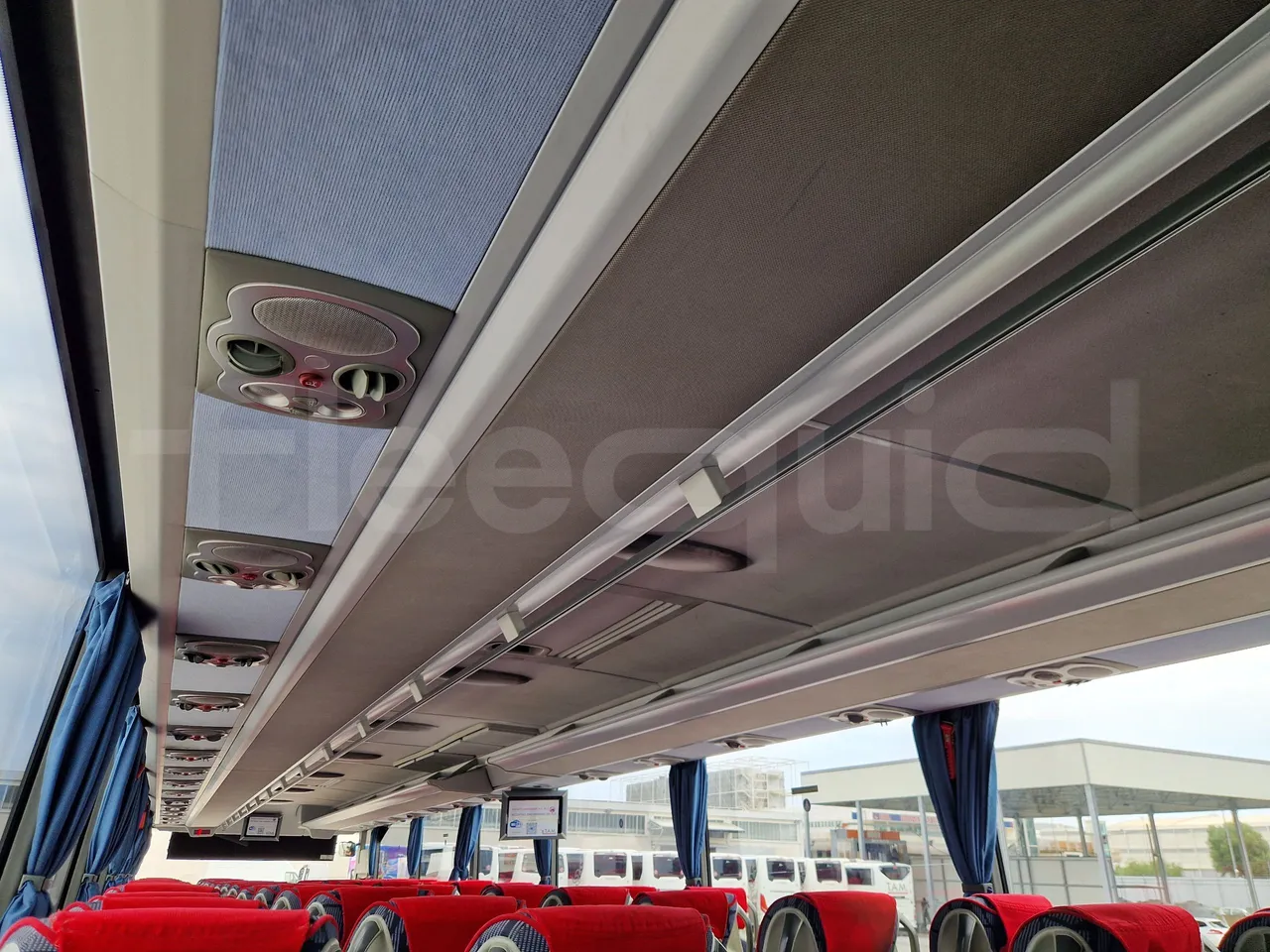 Mercedes-Benz Tourismo RHD 632 01 - EUR6 - 290kW - 12.96m - camera accessories photo