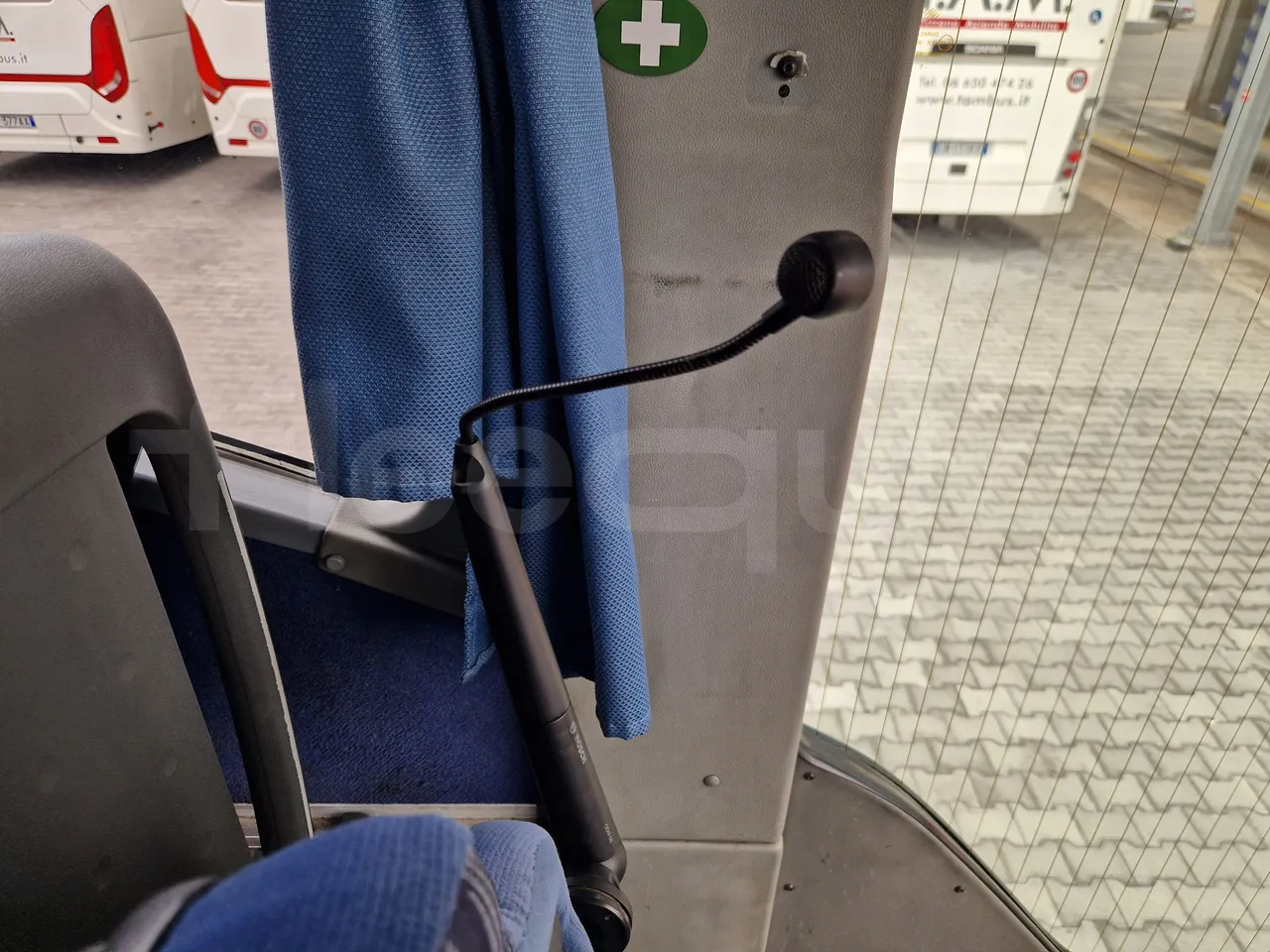 Mercedes-Benz Tourismo RHD 632 01 - EUR6 - 290kW - 12.96m - driver microphone accessories photo