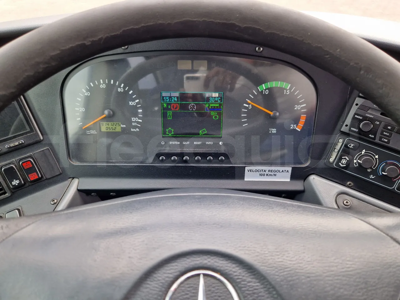 Mercedes-Benz Tourismo RHD 632 01 - EUR6 - 290kW - 12.96m - dashboard lights on