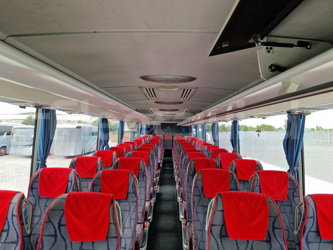 Mercedes-Benz Tourismo RHD 632 01 - EUR6 - 290kW - 12.96m - reverse view middle aisle
