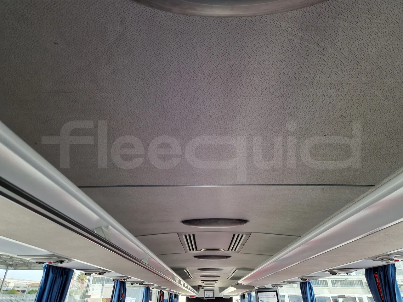 Mercedes-Benz Tourismo RHD 632 01 - EUR6 - 290kW - 12.96m - overhead compartments photo
