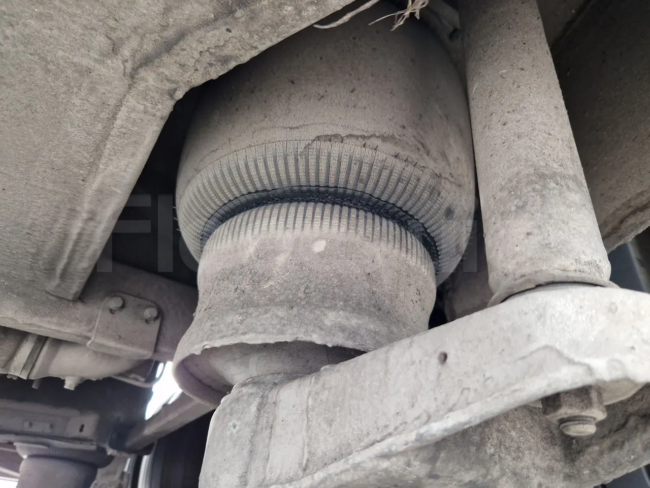 Mercedes-Benz Tourismo RHD 632 01 - EUR6 - 290kW - 12.96m - axle 3 air springs 1 left