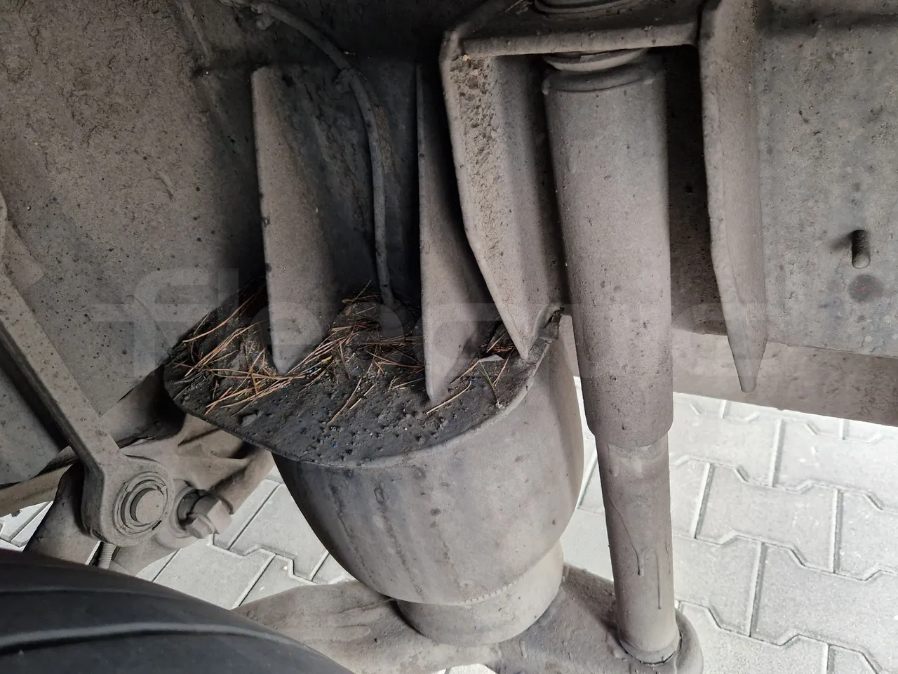 Mercedes-Benz Tourismo RHD 632 01 - EUR6 - 290kW - 12.96m - axle 3 air springs 2 left