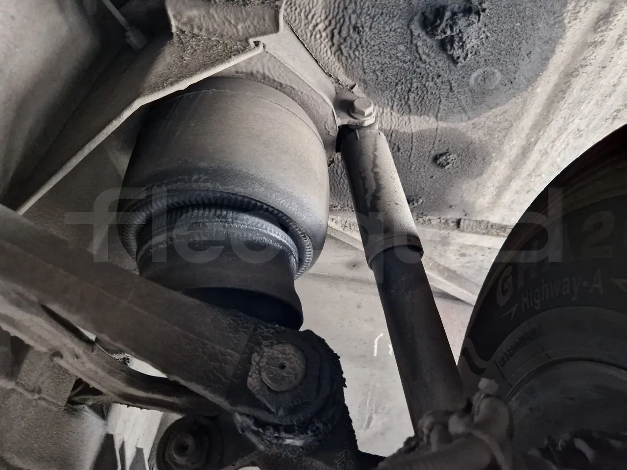 Mercedes-Benz Tourismo RHD 632 01 - EUR6 - 290kW - 12.96m - axle 2 shock absorbers 2 left