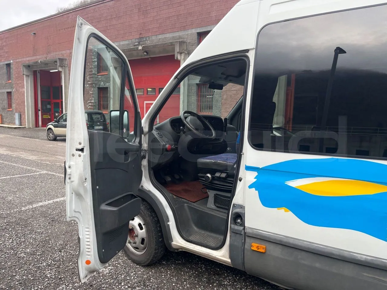 Iveco Daily A50C15 - Euro3 - 107kW - 6.900mt - front door 3 open