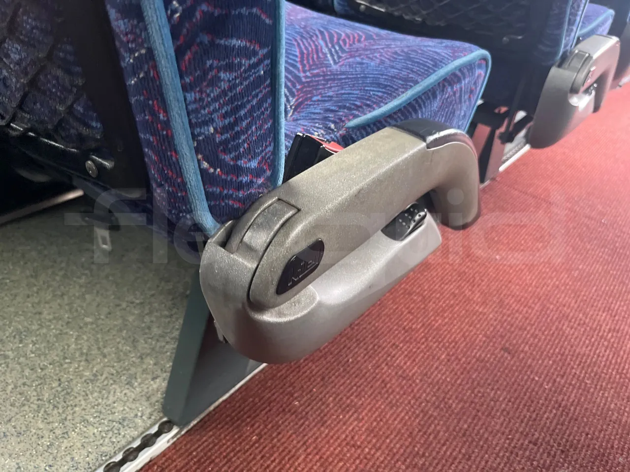 Iveco Daily A50C15 - Euro3 - 107kW - 6.900mt - armrest detail photo