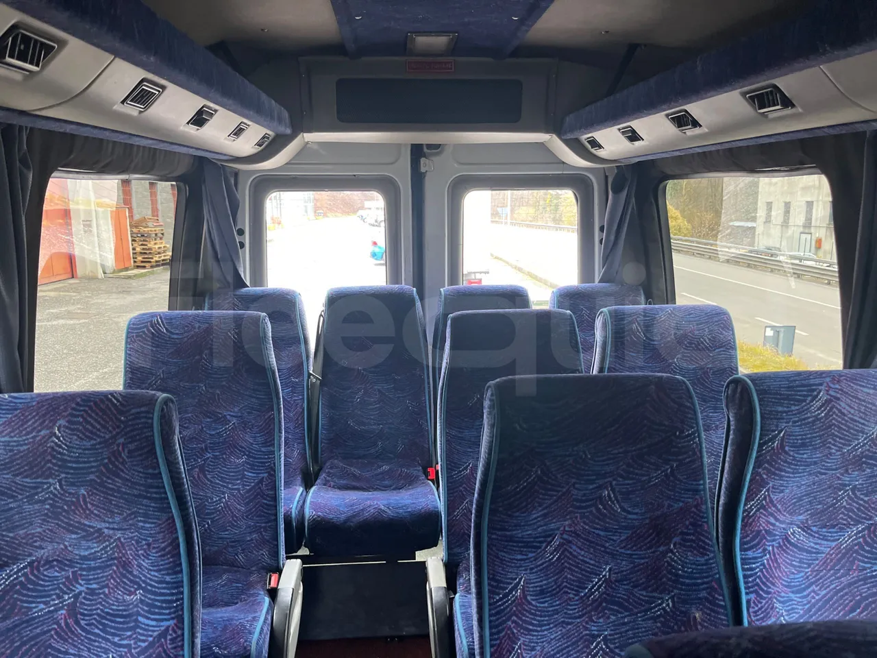 Iveco Daily A50C15 - Euro3 - 107kW - 6.900mt - reverse view middle aisle