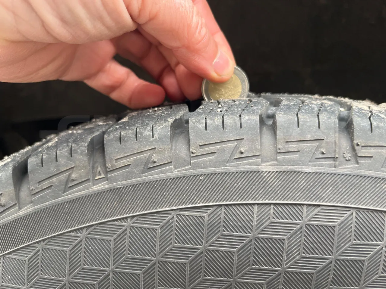 Iveco Daily A50C15 - Euro3 - 107kW - 6.900mt - tread condition front tires left