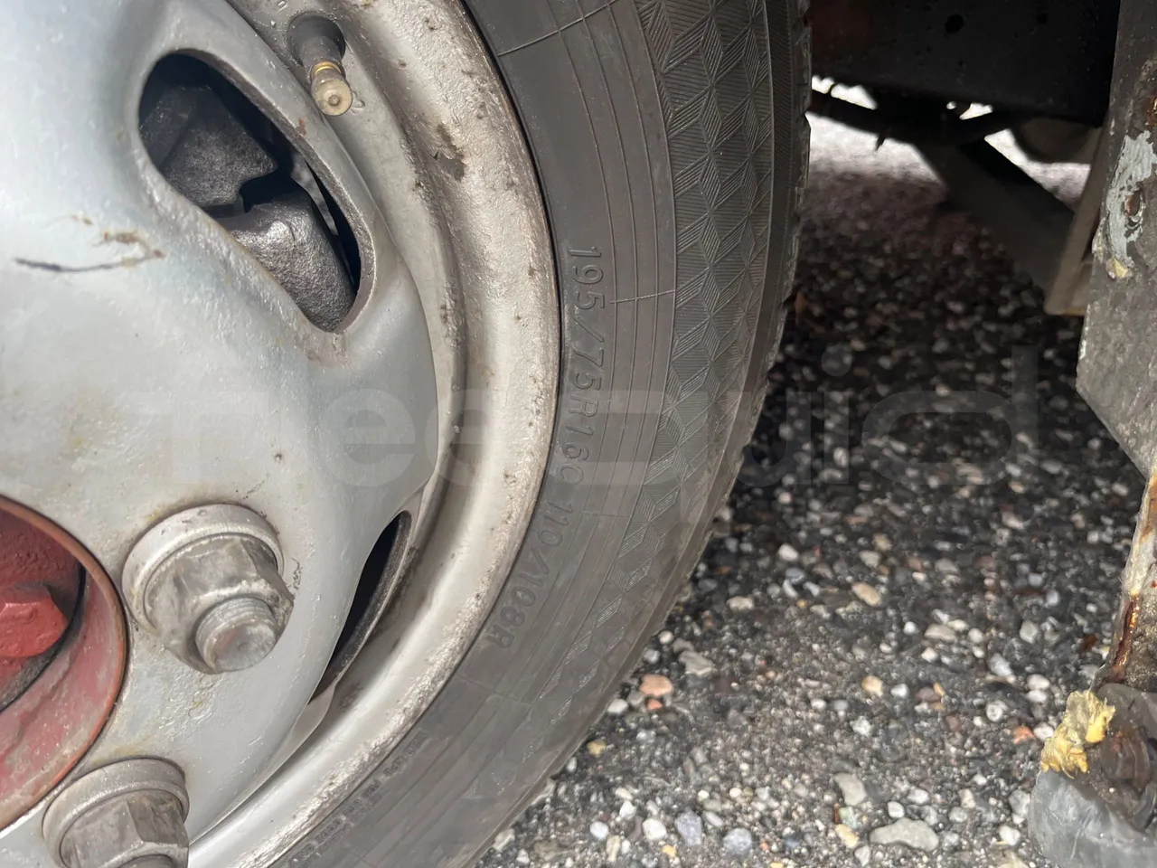 Iveco Daily A50C15 - Euro3 - 107kW - 6.900mt - front left tire measurements