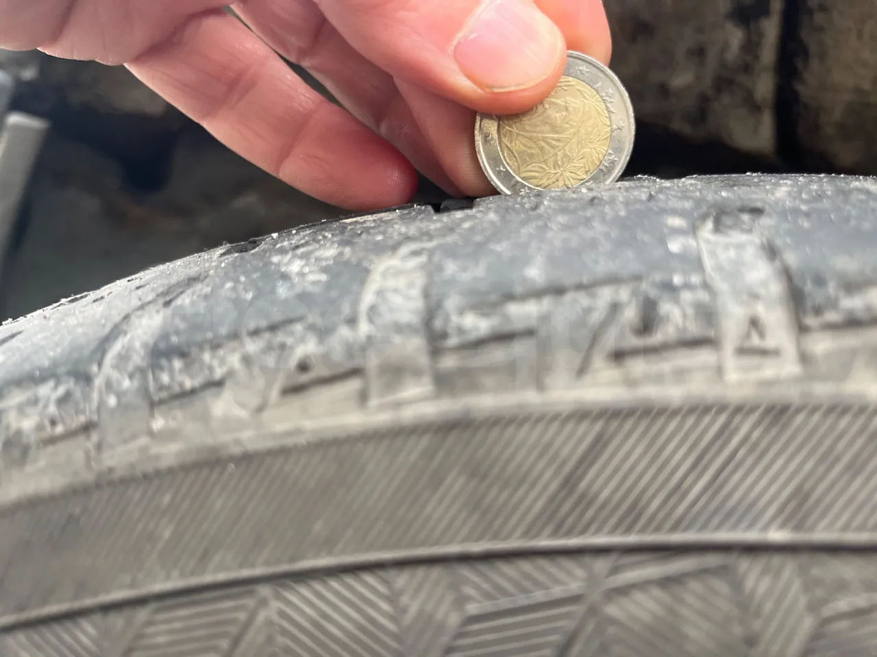 Iveco Daily A50C15 - Euro3 - 107kW - 6.900mt - rear left tire photo